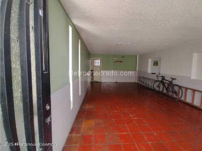 Casa de 5 alcobas en venta en Modelia, Bogotá, 239 m² · foto 13 de 16