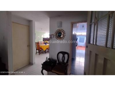 Casa de 5 alcobas en venta en Modelia, Bogotá, 239 m² · foto 16 de 16