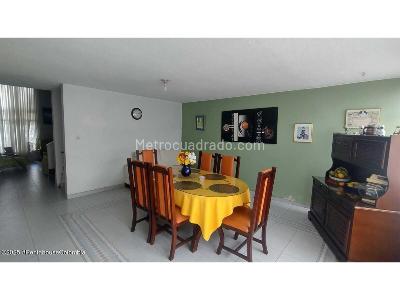 Casa de 5 alcobas en venta en Modelia, Bogotá, 239 m² · foto 3 de 16