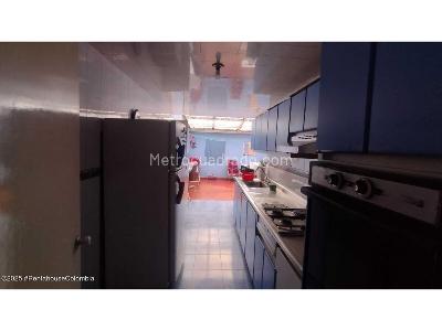 Casa de 5 alcobas en venta en Modelia, Bogotá, 239 m² · foto 7 de 16