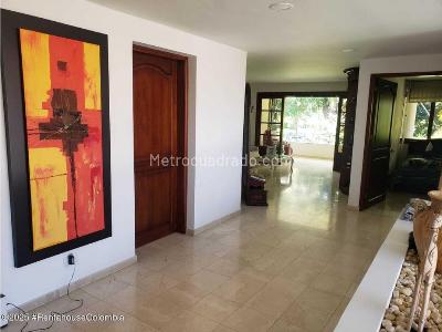 Casa de 5 alcobas en venta en El Vergel, Ibagué, 386 m² · foto 10 de 20