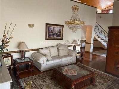 Apartamento de 3 alcobas en venta en Chico, Bogotá, 297 m² · foto 3 de 19