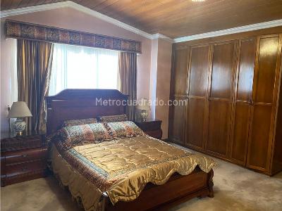 Apartamento de 3 alcobas en venta en Chico, Bogotá, 297 m² · foto 13 de 19