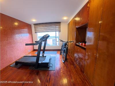 Apartamento de 5 alcobas en venta en Niza, Bogotá, 238 m² · foto 2 de 4