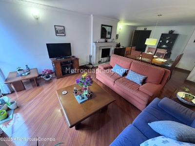 Apartamento de 3 alcobas en venta en Club De Los Lagartos, Bogotá, 142 m² · foto 2 de 20