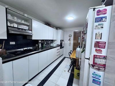 Apartamento de 3 alcobas en venta en Club De Los Lagartos, Bogotá, 142 m² · foto 4 de 20