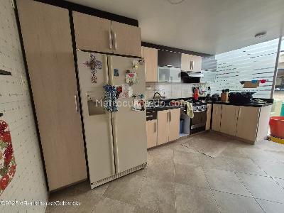 Casa de 4 alcobas en venta en Nueva Autopista, Bogotá, 187 m² · foto 13 de 20