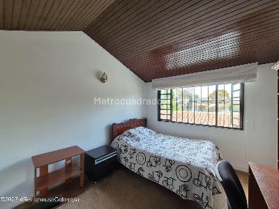 Casa de 4 alcobas en venta en Nueva Autopista, Bogotá, 187 m² · foto 15 de 20