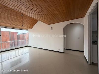 Apartamento en venta en Mirandela, Bogotá · foto 2 de 11