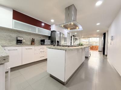 Casa de 5 alcobas en venta en Santa Paula, Bogotá, 500 m² · foto 3 de 18