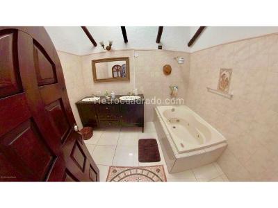 Casa de 5 alcobas en venta en 20 De Julio, Chía, 335 m² · foto 9 de 16