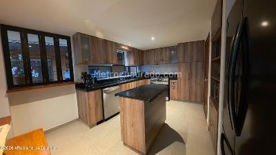 Casa de 5 alcobas en venta en San Jose De Bavaria, Bogotá, 450 m² · foto 3 de 20