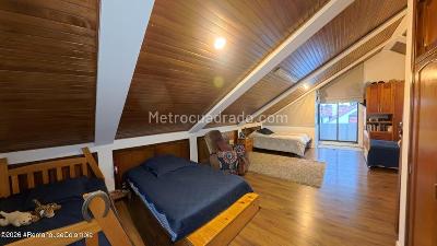 Casa de 5 alcobas en venta en San Jose De Bavaria, Bogotá, 450 m² · foto 19 de 20
