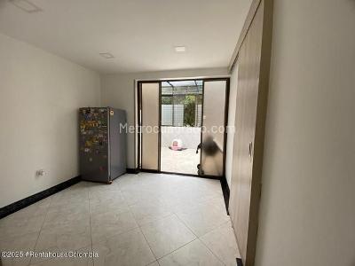 Apartamento de 4 alcobas en venta en Cedritos, Bogotá, 130 m² · foto 10 de 19