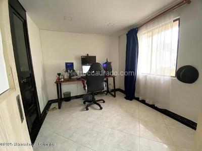 Apartamento de 4 alcobas en venta en Cedritos, Bogotá, 130 m² · foto 6 de 19