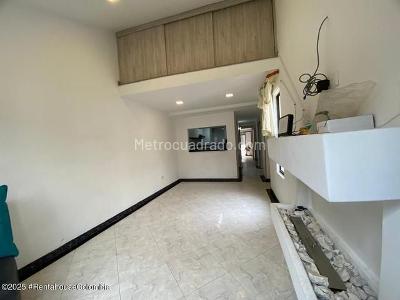 Apartamento de 4 alcobas en venta en Cedritos, Bogotá, 130 m² · foto 3 de 19