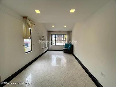 Apartamento de 4 alcobas en venta en Cedritos, Bogotá, 130 m² · foto 2 de 19