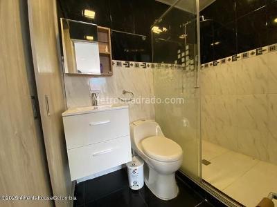 Apartamento de 4 alcobas en venta en Cedritos, Bogotá, 130 m² · foto 18 de 19