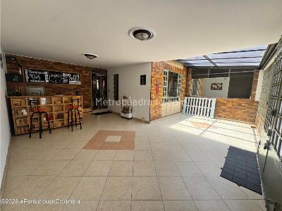 Casa de 4 alcobas en venta en Ciudad Montes, Bogotá, 142 m² · foto 2 de 18