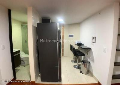 Apartaestudio en venta en Alfonso Lopez, Bogotá, 26 m² · foto 9 de 18