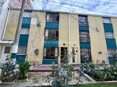 Casa en venta en Villas De Granada, Bogotá · foto 3 de 20