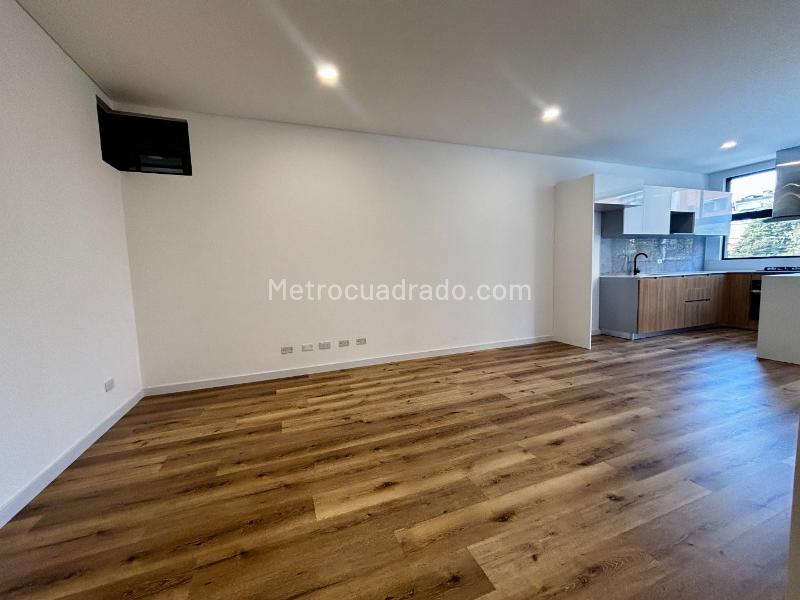 Piso – Bogotá, Pardo Rubio - Más