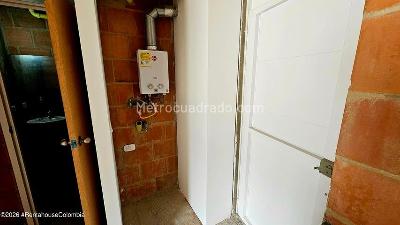 Apartamento de 1 alcoba en venta en La Catedral, Bogotá, 28 m² · foto 8 de 9