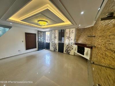 Casa de 4 alcobas en venta en Modelia, Bogotá, 183 m² · foto 2 de 17