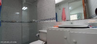 Apartaestudio en venta en Cedritos Acacias, Bogotá, 39 m² · foto 12 de 20