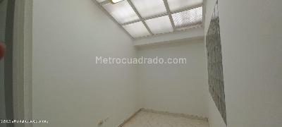 Apartaestudio en venta en Cedritos Acacias, Bogotá, 39 m² · foto 13 de 20