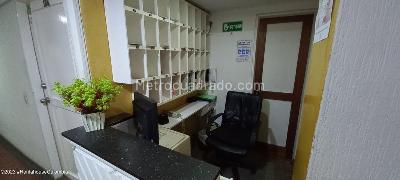 Apartaestudio en venta en Cedritos Acacias, Bogotá, 39 m² · foto 2 de 20
