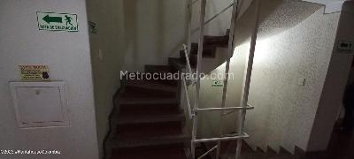 Apartaestudio en venta en Cedritos Acacias, Bogotá, 39 m² · foto 4 de 20