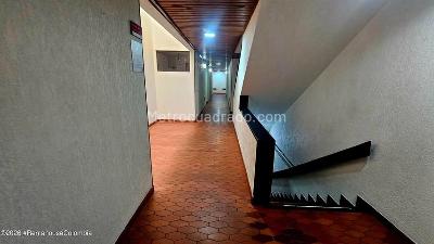 Apartamento de 2 alcobas en venta en Los Andes, Bogotá, 71 m² · foto 4 de 15