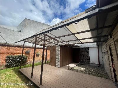 Casa de 5 alcobas en venta en Santa Barbara, Bogotá, 260 m² · foto 19 de 20