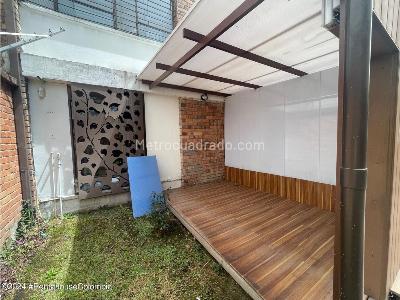 Casa de 5 alcobas en venta en Santa Barbara, Bogotá, 260 m² · foto 2 de 20