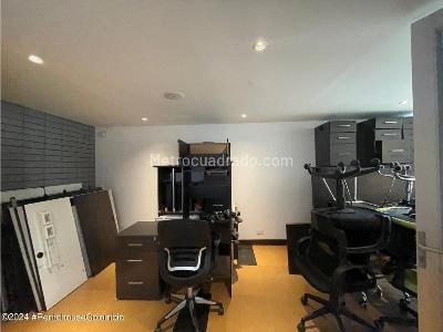 Casa de 5 alcobas en venta en Santa Barbara, Bogotá, 260 m² · foto 4 de 20