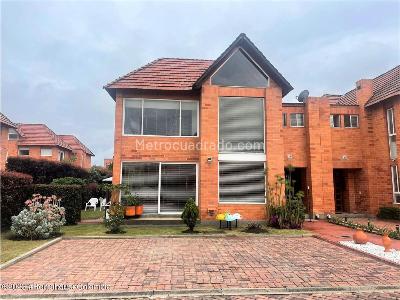 Casa de 3 alcobas en venta en Bojaca, Chía, 150 m² · foto 2 de 20