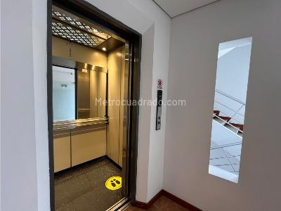 Apartaestudio en venta en Chico Navarra, Bogotá, 40 m² · foto 16 de 20