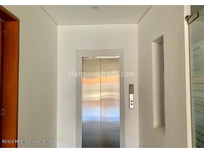 Apartaestudio en venta en Chico Navarra, Bogotá, 40 m² · foto 19 de 20