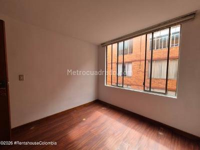 Apartamento de 3 alcobas en venta en Caobo Zalazar, Bogotá, 54 m² · foto 3 de 17