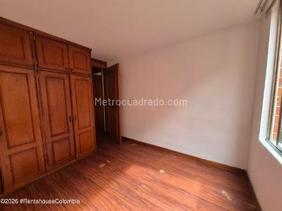 Apartamento de 3 alcobas en venta en Caobo Zalazar, Bogotá, 54 m² · foto 4 de 17