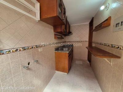 Apartamento de 3 alcobas en venta en Caobo Zalazar, Bogotá, 54 m² · foto 8 de 17