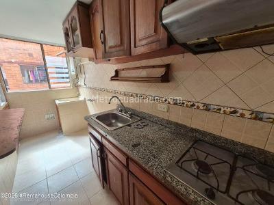 Apartamento de 3 alcobas en venta en Caobo Zalazar, Bogotá, 54 m² · foto 9 de 17