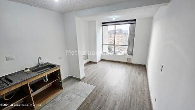 Apartamento en venta en Usatama, Bogotá · foto 4 de 13