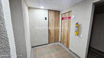 Apartamento en venta en Usatama, Bogotá · foto 3 de 13