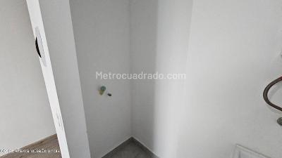 Apartamento en venta en Usatama, Bogotá · foto 5 de 13