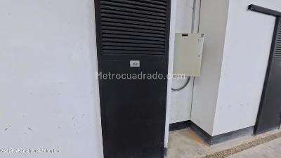 Apartaestudio en venta en Santa Barbara Central, Bogotá, 26 m² · foto 9 de 16