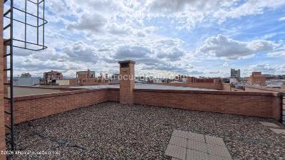 Apartaestudio en venta en Santa Barbara Central, Bogotá, 26 m² · foto 13 de 16
