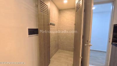 Apartaestudio en venta en Santa Barbara Central, Bogotá, 26 m² · foto 6 de 16