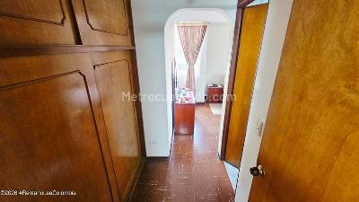 Apartamento de 3 alcobas en venta en Prado Veraniego Norte, Bogotá, 89 m² · foto 10 de 17